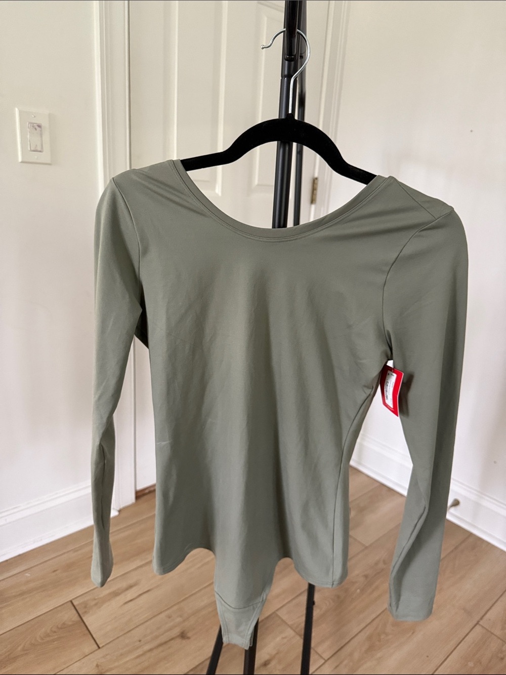 Long Sleeve Scoop Neck Women's Top - Sage Green